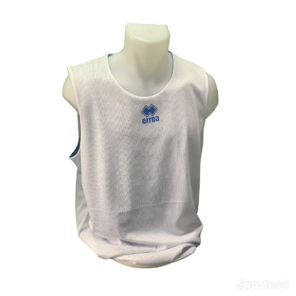 Ensemble de basket Errea neuf Ajouté le : 26/02/2024