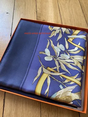 Foulard Hermès en bon état