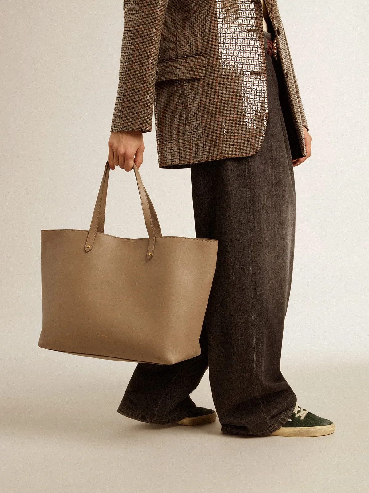 Pasadena Bag couleur tourterelle en cuir lisse avec logo doré | Golden Goose